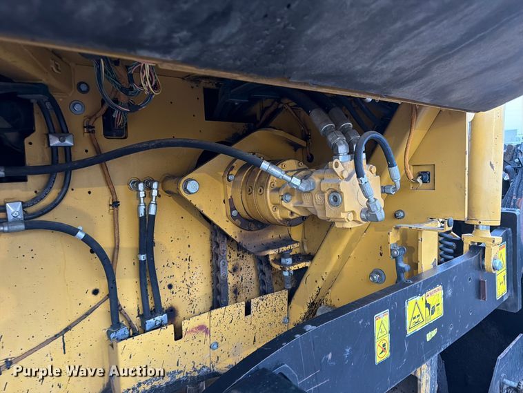 image for item FK3811 2011 Caterpillar AP655D paver