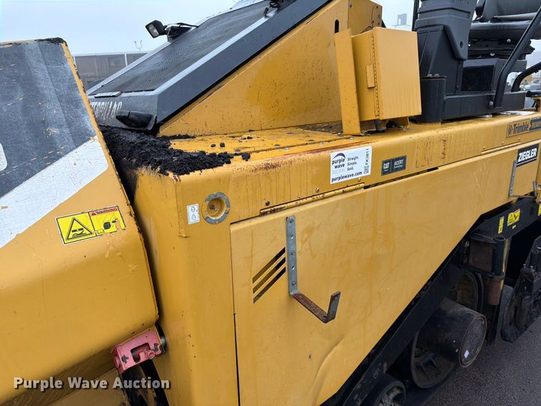 image for item FK3811 2011 Caterpillar AP655D paver