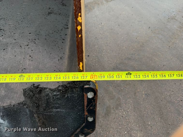 image for item FK3811 2011 Caterpillar AP655D paver