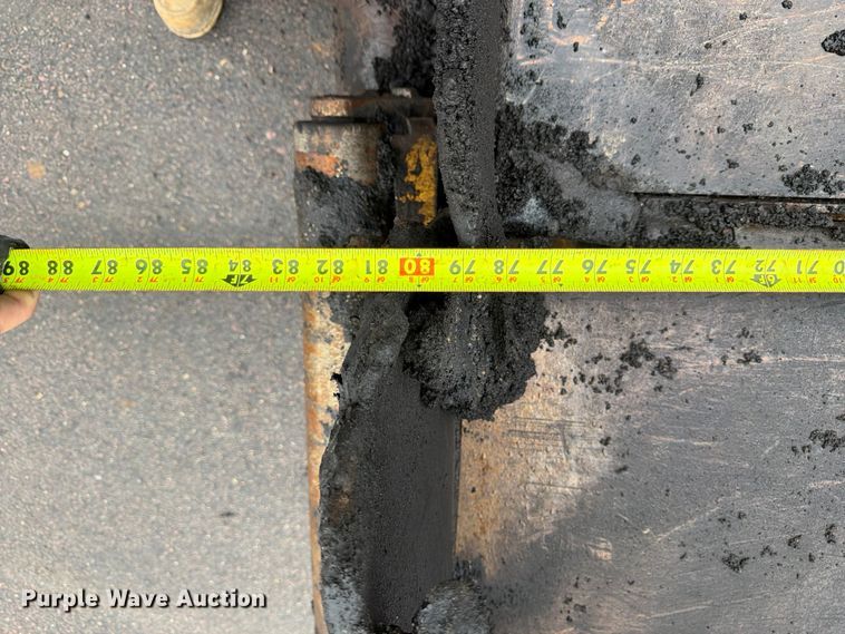 image for item FK3811 2011 Caterpillar AP655D paver