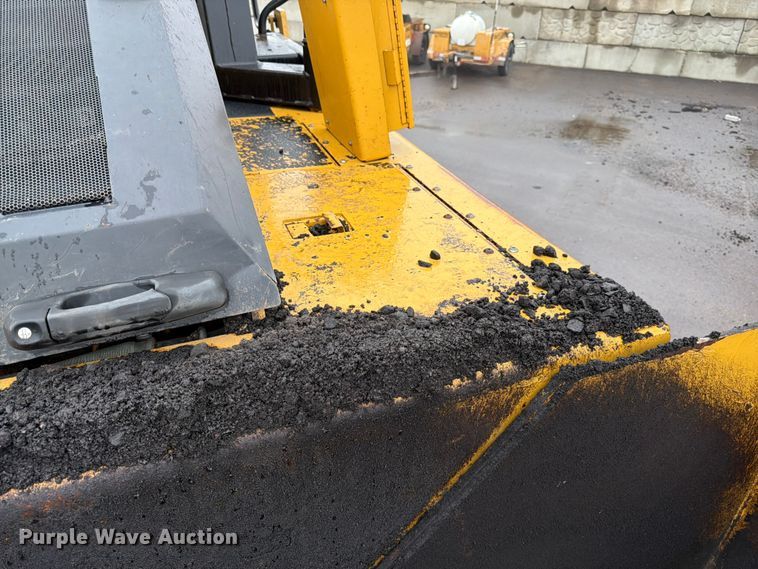 image for item FK3811 2011 Caterpillar AP655D paver