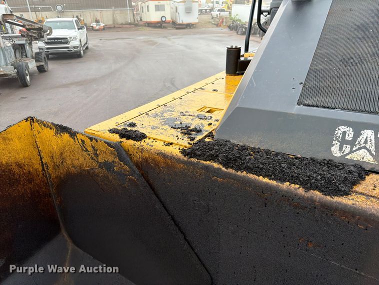 image for item FK3811 2011 Caterpillar AP655D paver