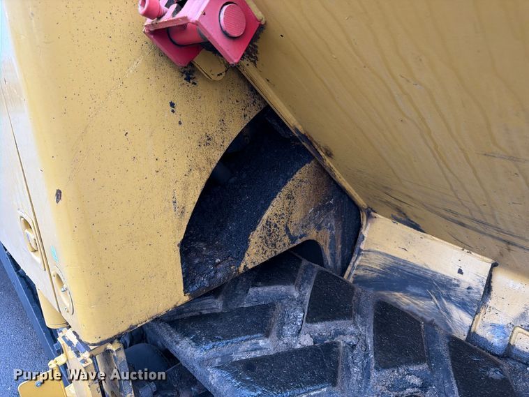 image for item FK3811 2011 Caterpillar AP655D paver