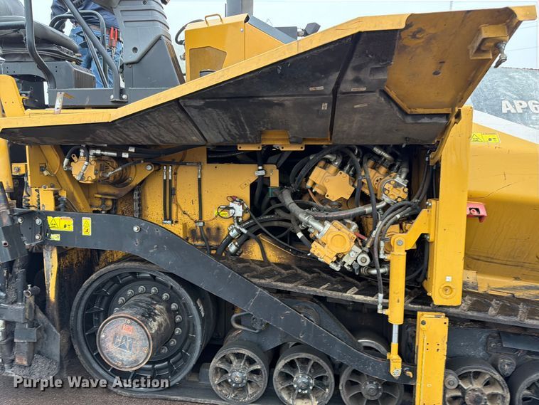 image for item FK3811 2011 Caterpillar AP655D paver