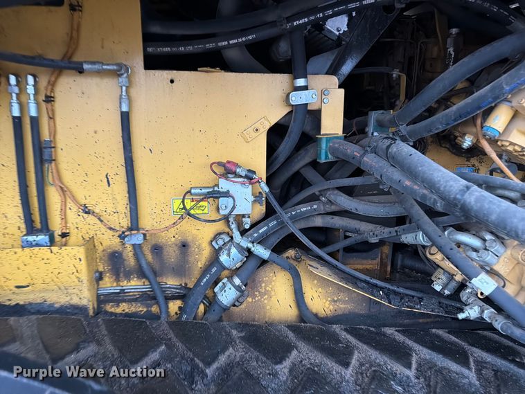image for item FK3811 2011 Caterpillar AP655D paver