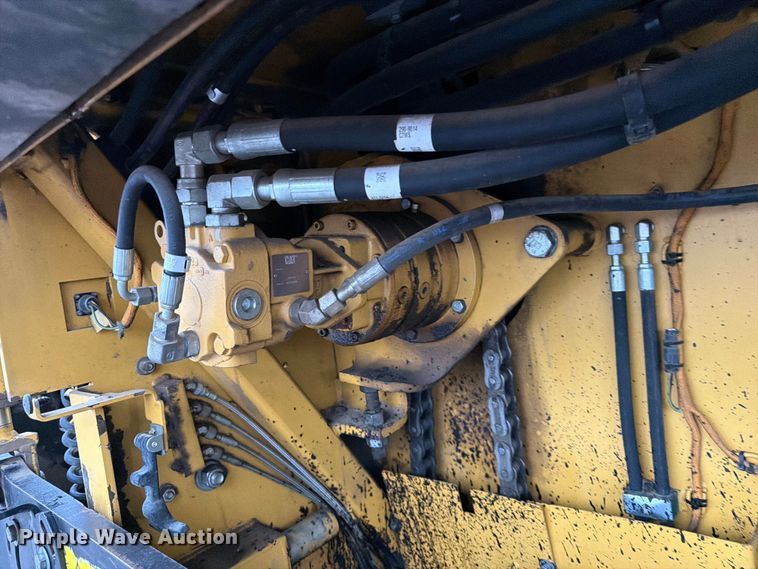 image for item FK3811 2011 Caterpillar AP655D paver