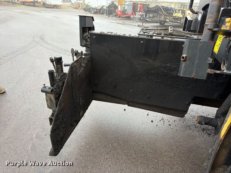image for item FK3811 2011 Caterpillar AP655D paver
