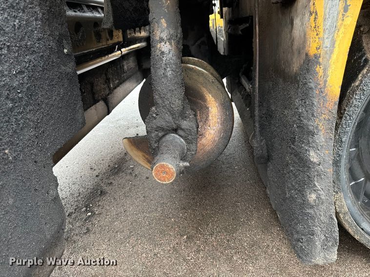 image for item FK3811 2011 Caterpillar AP655D paver