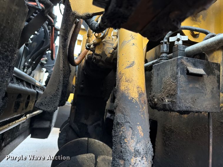 image for item FK3811 2011 Caterpillar AP655D paver