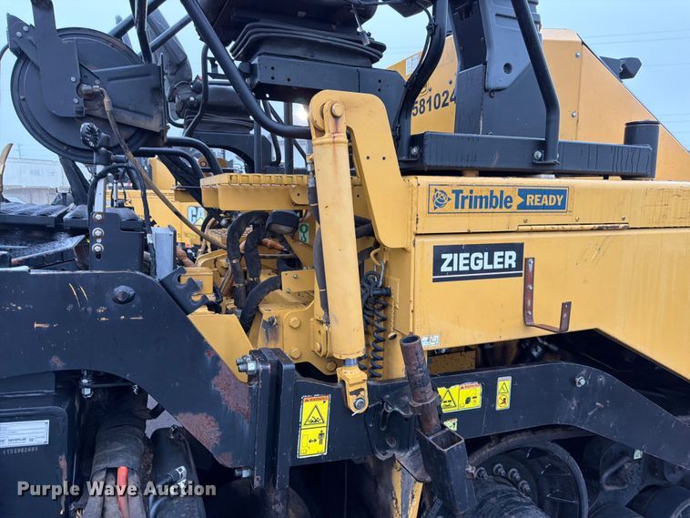 image for item FK3811 2011 Caterpillar AP655D paver