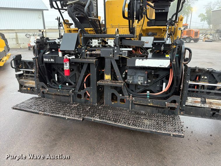 image for item FK3811 2011 Caterpillar AP655D paver