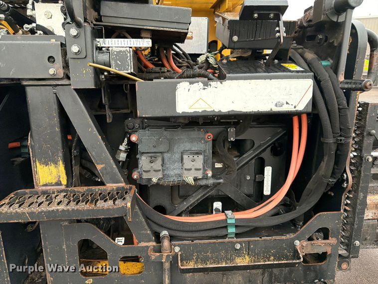 image for item FK3811 2011 Caterpillar AP655D paver