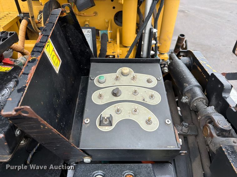 image for item FK3811 2011 Caterpillar AP655D paver