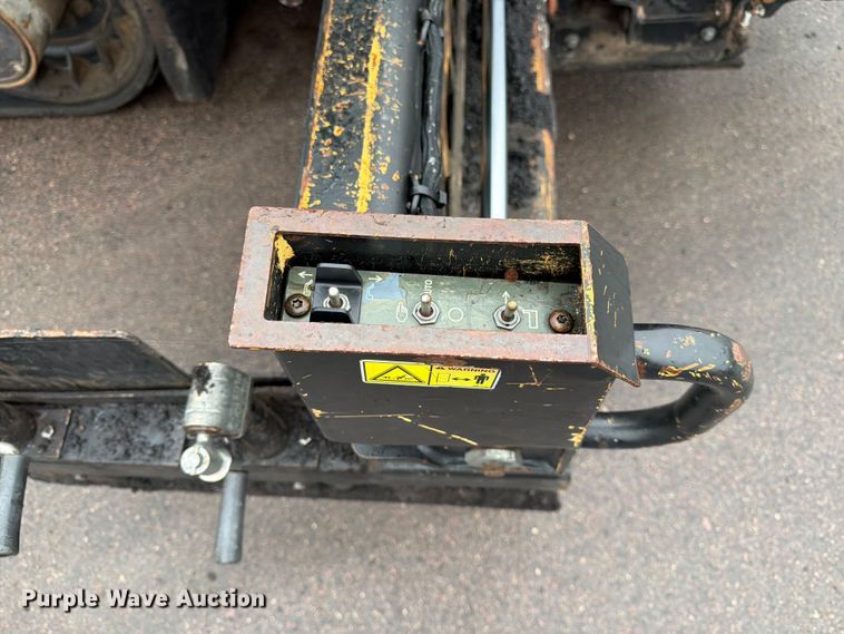 image for item FK3811 2011 Caterpillar AP655D paver