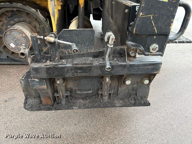 image for item FK3811 2011 Caterpillar AP655D paver