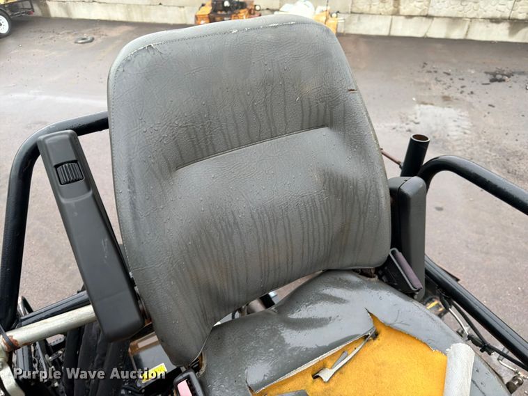 image for item FK3811 2011 Caterpillar AP655D paver