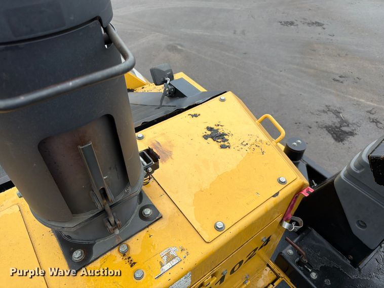 image for item FK3811 2011 Caterpillar AP655D paver