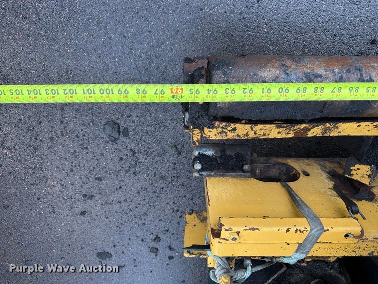 image for item FK3811 2011 Caterpillar AP655D paver