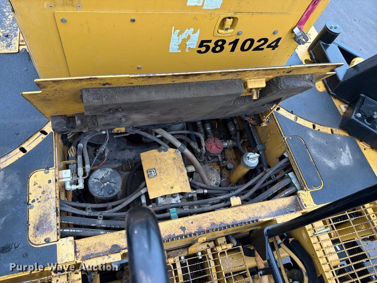 image for item FK3811 2011 Caterpillar AP655D paver