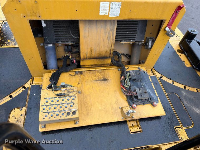 image for item FK3811 2011 Caterpillar AP655D paver