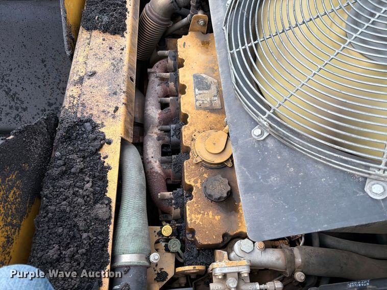 image for item FK3811 2011 Caterpillar AP655D paver