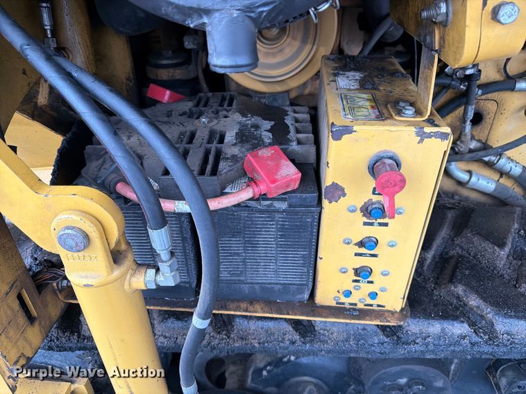 image for item FK3811 2011 Caterpillar AP655D paver