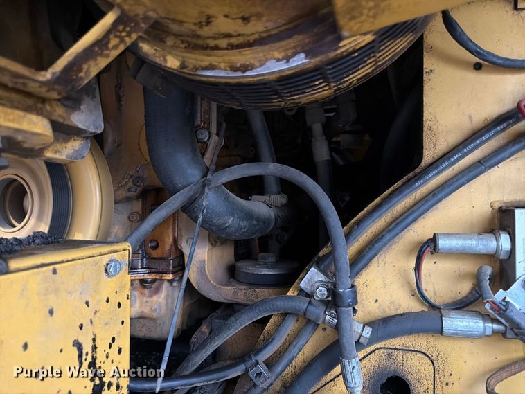 image for item FK3811 2011 Caterpillar AP655D paver