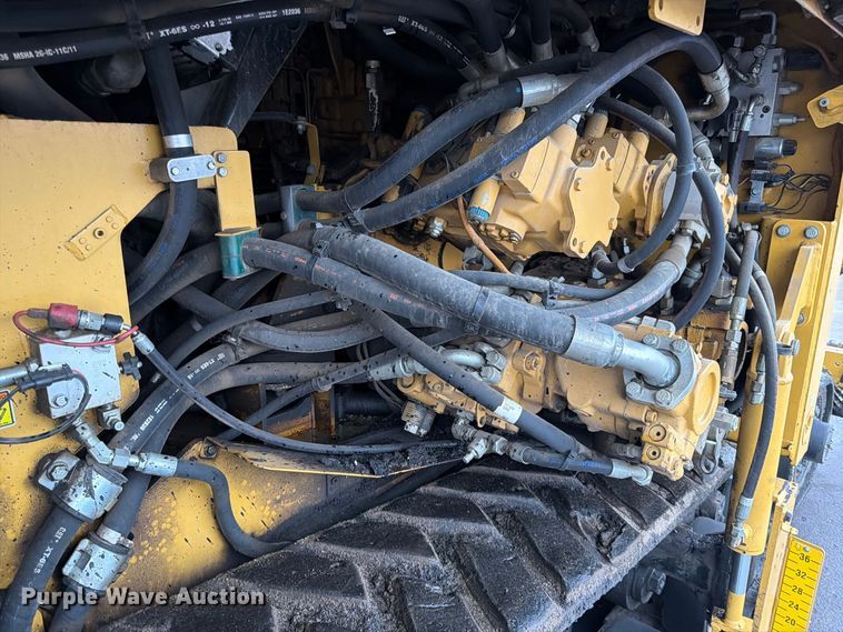 image for item FK3811 2011 Caterpillar AP655D paver