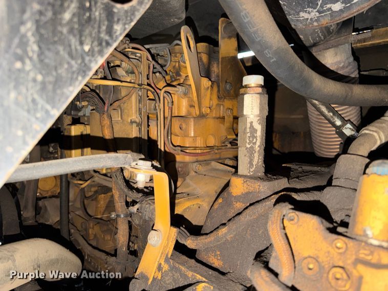 image for item FK3811 2011 Caterpillar AP655D paver