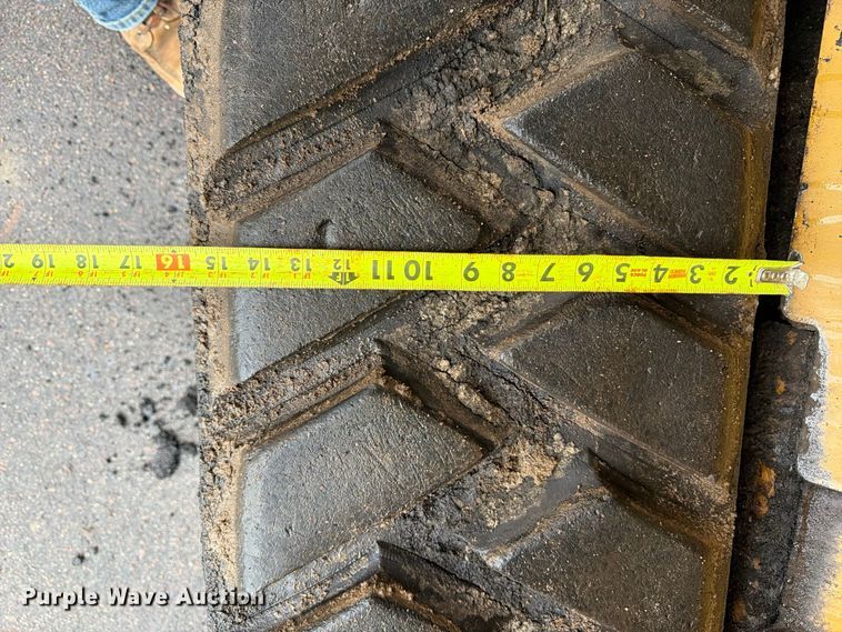 image for item FK3811 2011 Caterpillar AP655D paver