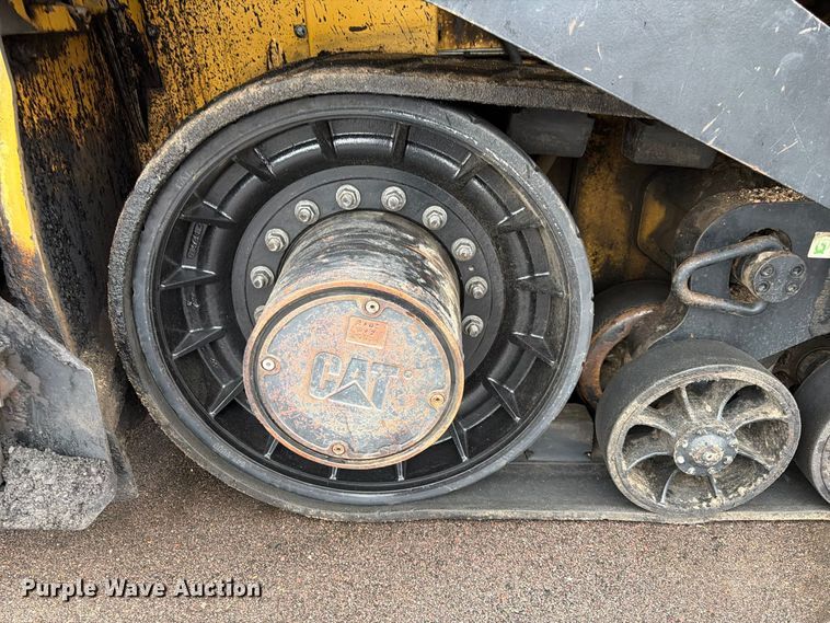 image for item FK3811 2011 Caterpillar AP655D paver