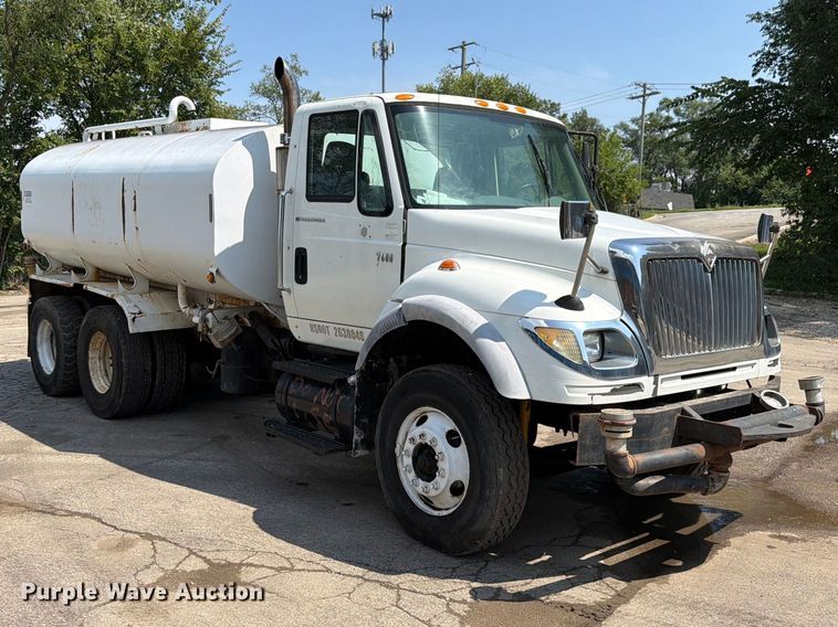 image for item FK4135 2006 International WorkStar 7600 water truck