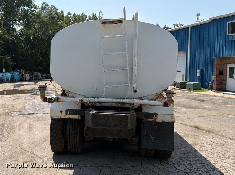 image for item FK4135 2006 International WorkStar 7600 water truck