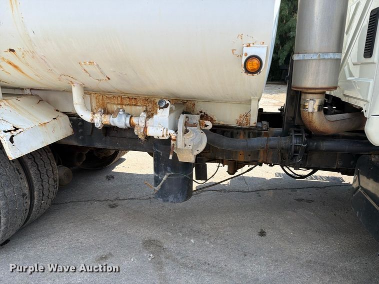 image for item FK4135 2006 International WorkStar 7600 water truck