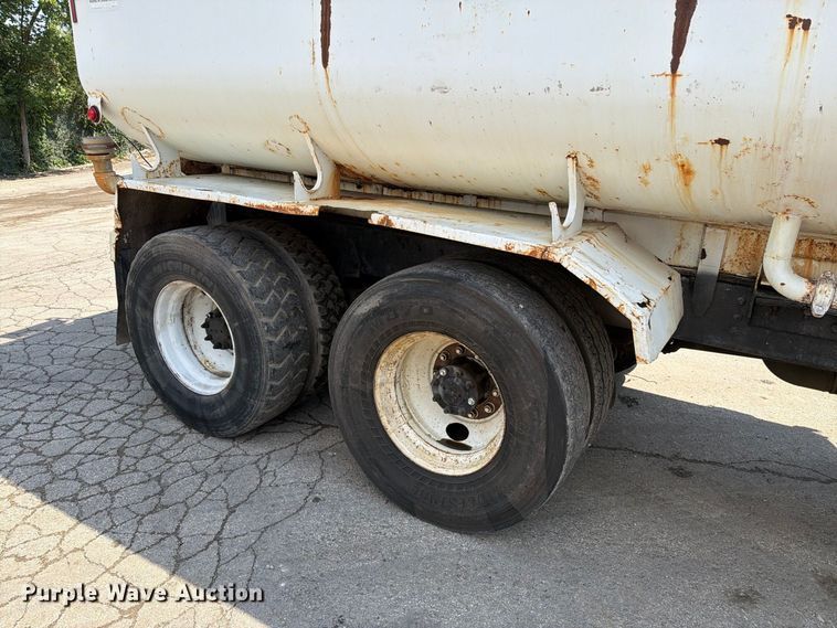 image for item FK4135 2006 International WorkStar 7600 water truck