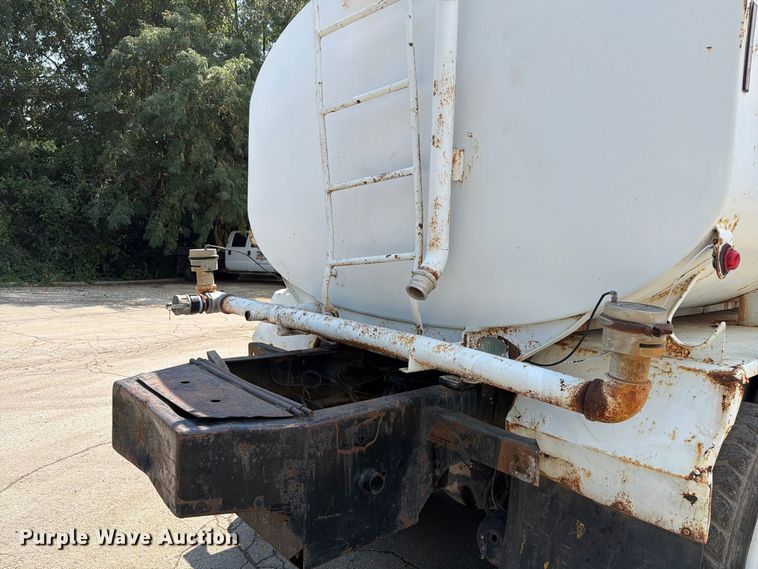 image for item FK4135 2006 International WorkStar 7600 water truck