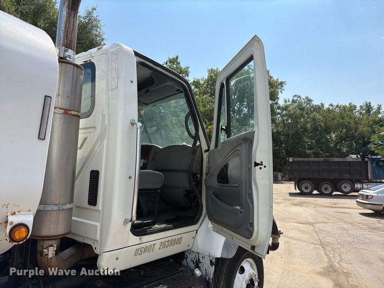 image for item FK4135 2006 International WorkStar 7600 water truck