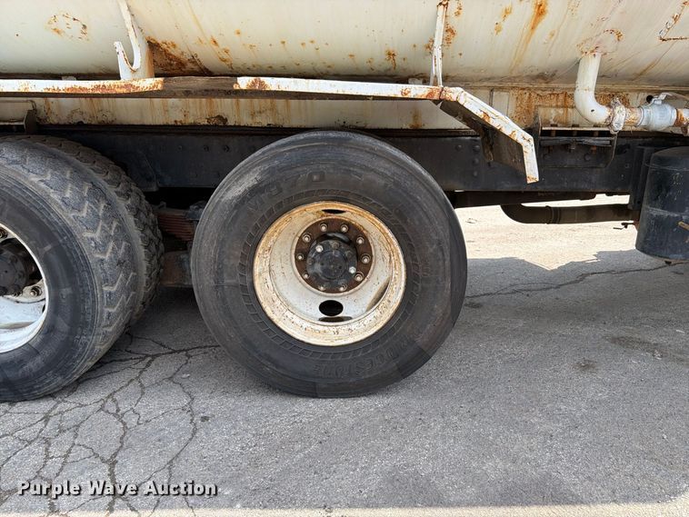 image for item FK4135 2006 International WorkStar 7600 water truck
