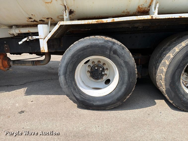 image for item FK4135 2006 International WorkStar 7600 water truck