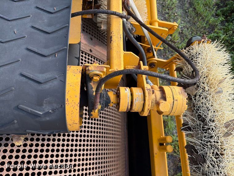 image for item FK4139 Morbark PT737 trommel screen
