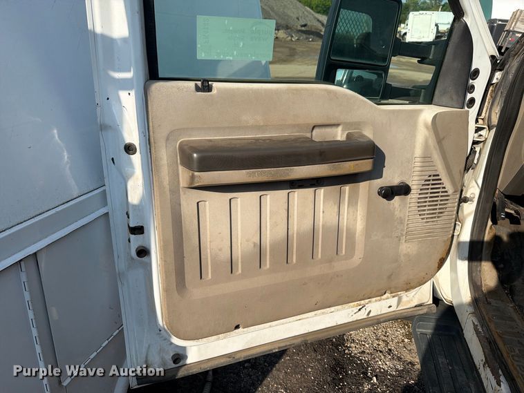 image for item FK4142 2008 Ford F550 utility / service truck
