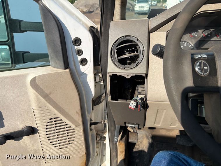 image for item FK4142 2008 Ford F550 utility / service truck