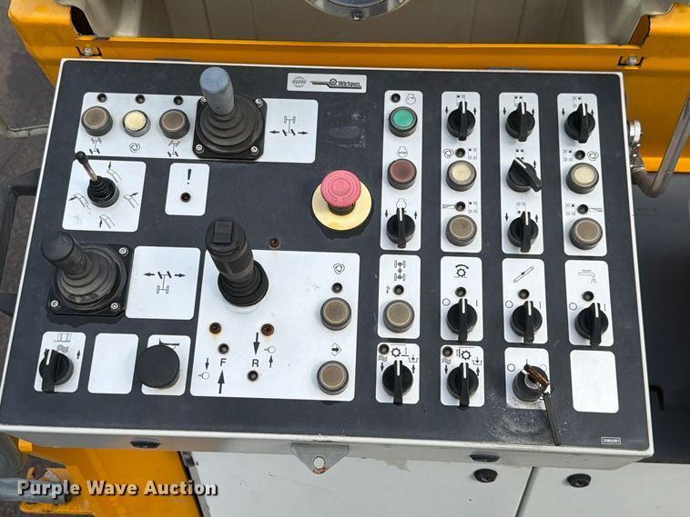 image for item FK4143 2009 Wirtgen W2100 milling machine