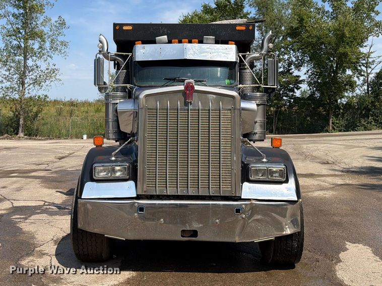 image for item FK4144 2003 Kenworth W900 dump truck