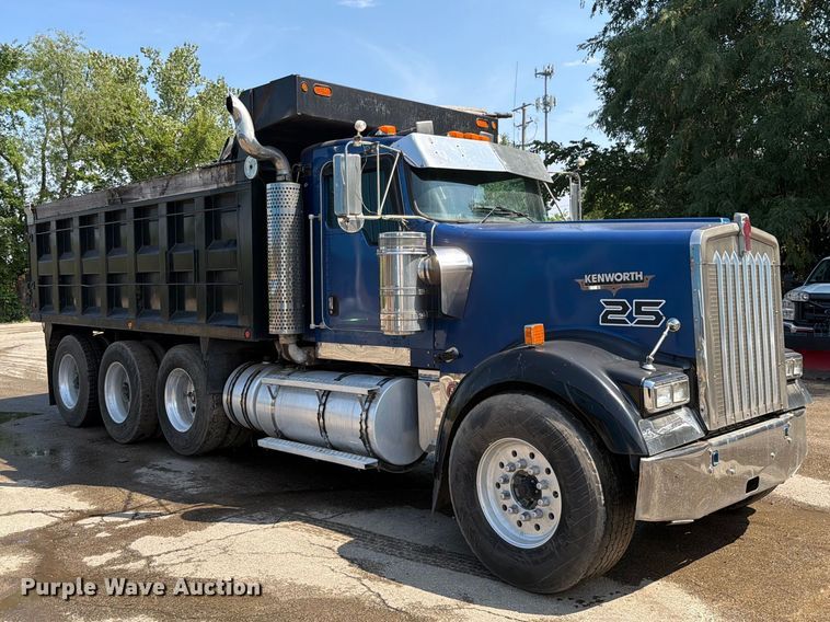image for item FK4144 2003 Kenworth W900 dump truck