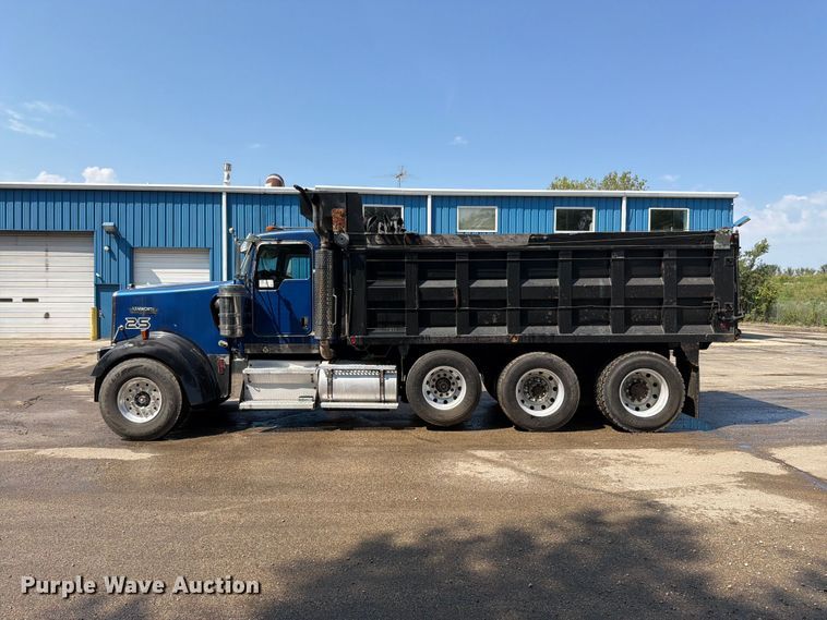 image for item FK4144 2003 Kenworth W900 dump truck