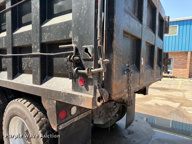 image for item FK4144 2003 Kenworth W900 dump truck