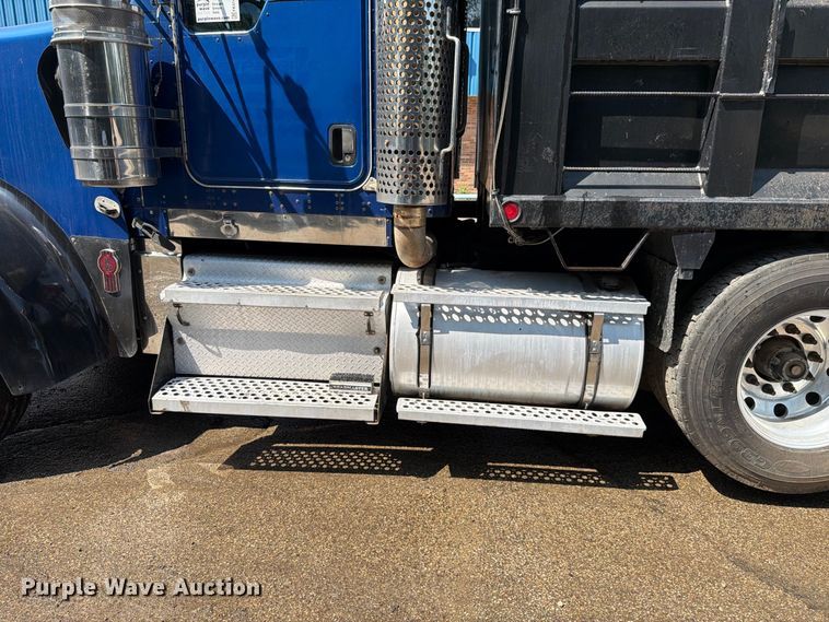 image for item FK4144 2003 Kenworth W900 dump truck