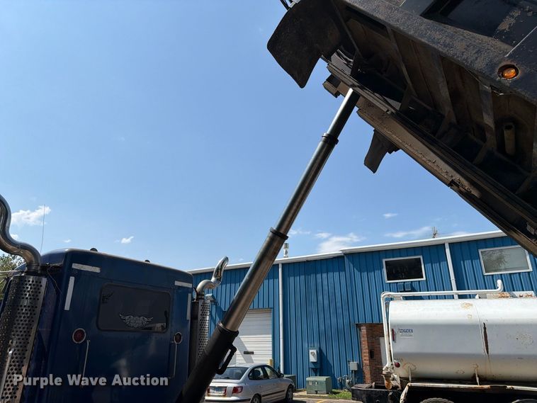 image for item FK4144 2003 Kenworth W900 dump truck