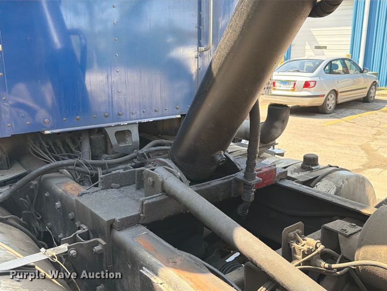 image for item FK4144 2003 Kenworth W900 dump truck